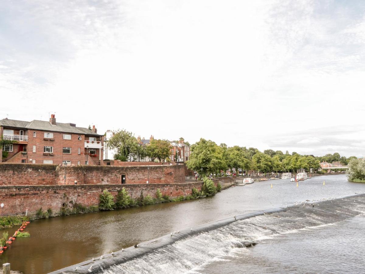 Vila 45 Benton Chester Exteriér fotografie